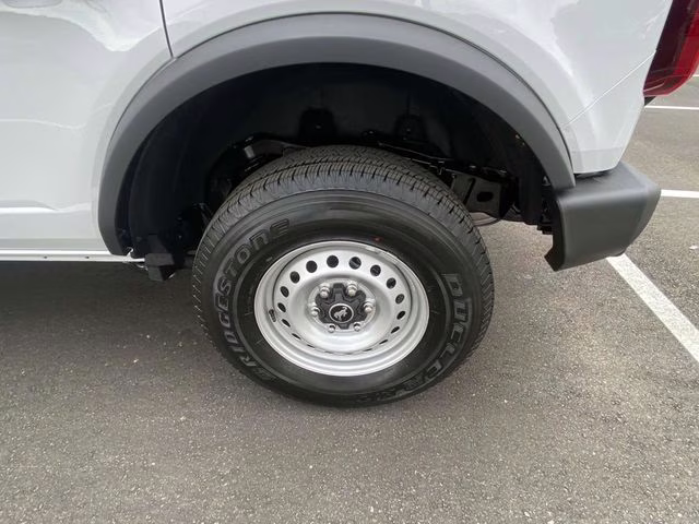 2025 Oxford White Ford Bronco Base 4X4 SUV