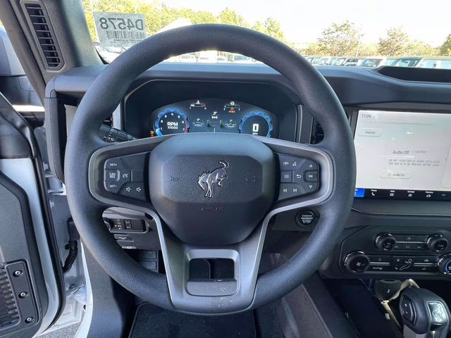2025 Oxford White Ford Bronco Base 4X4 SUV