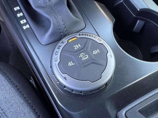 2025 Oxford White Ford Bronco Base 4X4 SUV