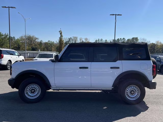 2025 Oxford White Ford Bronco Base 4X4 SUV