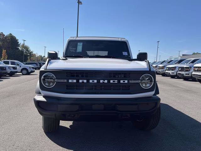 2025 Oxford White Ford Bronco Base 4X4 SUV
