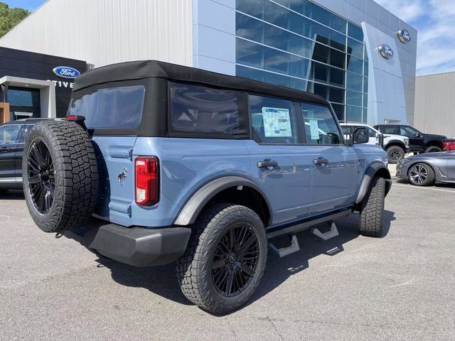 2025 Azure Gray Metallic Tri-Coat Ford Bronco Base 4X4 SUV