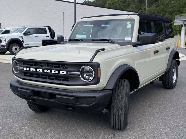 2025 Desert Sand Ford Bronco Base 4X4 SUV