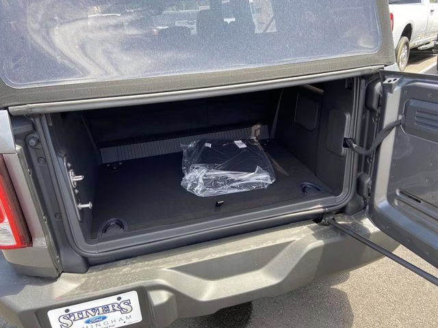 2025 Gray Metallic Ford Bronco Base 4X4 SUV