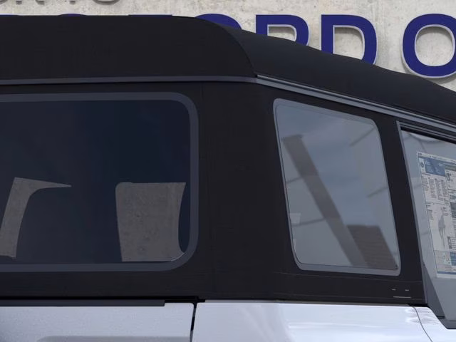 2025 Oxford White Ford Bronco Base 4X4 SUV