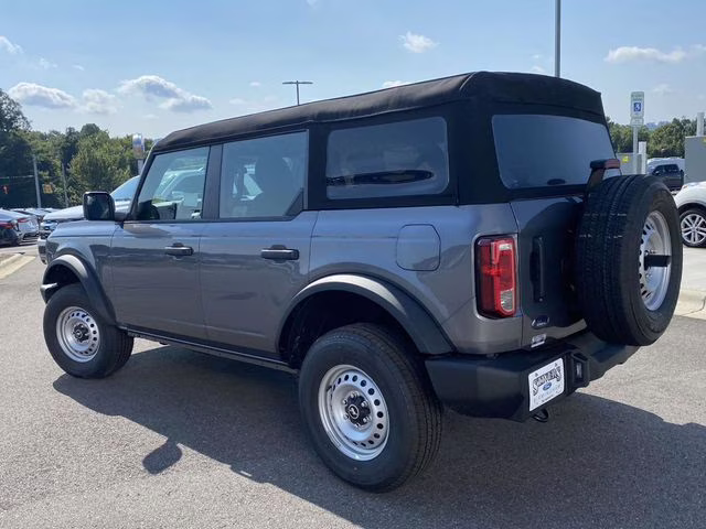 2025 Gray Metallic Ford Bronco Base 4X4 SUV