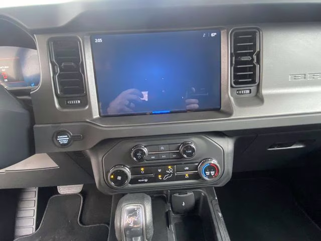 2025 Oxford White Ford Bronco Base 4X4 SUV