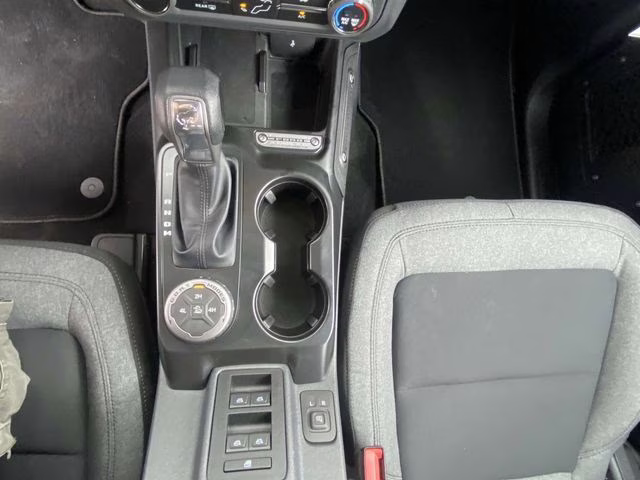 2025 Oxford White Ford Bronco Base 4X4 SUV