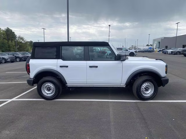 2025 Oxford White Ford Bronco Base 4X4 SUV