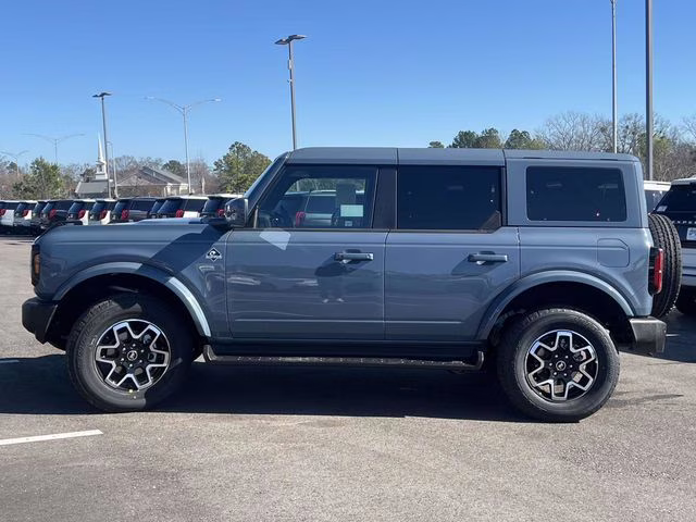 2025 Azure Gray Metallic Tri-Coat Ford Bronco Outer Banks 4X4 SUV