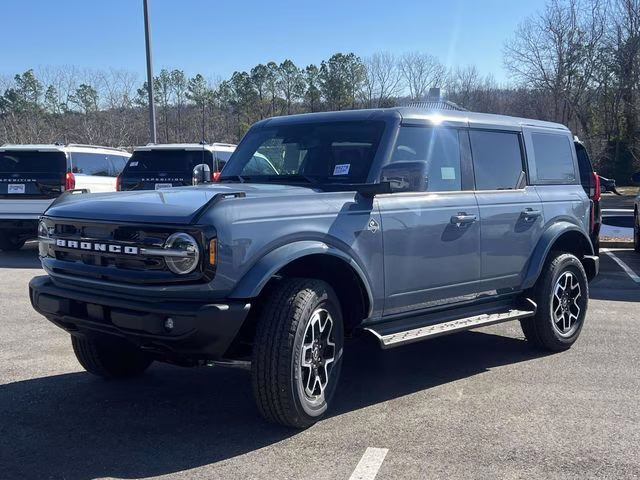 2025 Azure Gray Metallic Tri-Coat Ford Bronco Outer Banks 4X4 SUV
