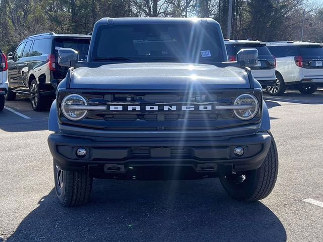 2025 Azure Gray Metallic Tri-Coat Ford Bronco Outer Banks 4X4 SUV