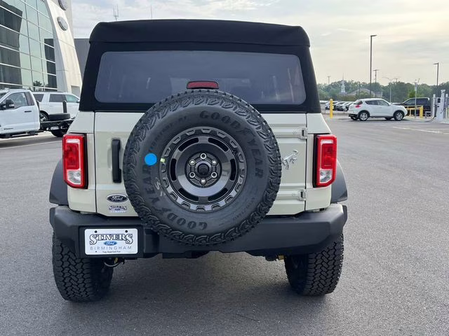 2025 Desert Sand Ford Bronco Base 4X4 SUV