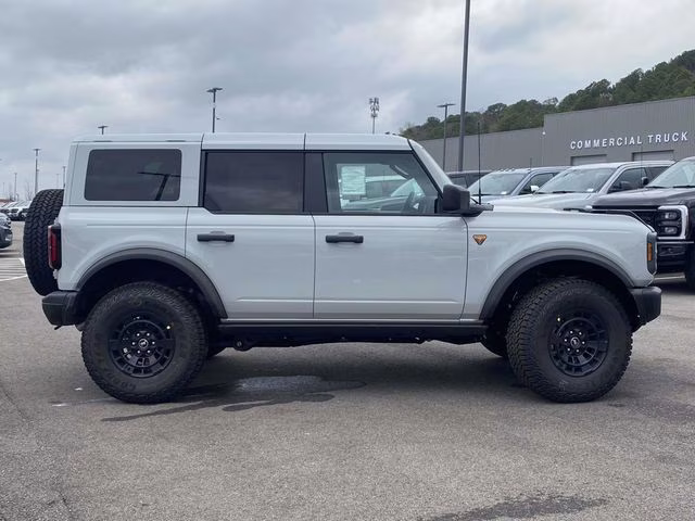 2026 Avalanche Ford Bronco Badlands 4X4 SUV