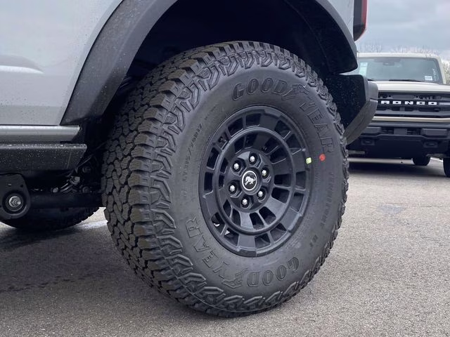 2026 Avalanche Ford Bronco Badlands 4X4 SUV