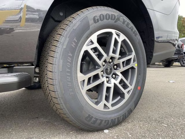 2025 Gray Metallic Ford Expedition Max Active RWD SUV