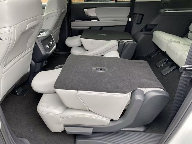 2025 Star White Metallic Tri-Coat Ford Expedition Max Active RWD SUV