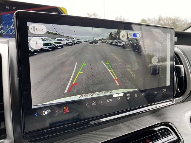 2025 Star White Metallic Tri-Coat Ford Expedition Max Active RWD SUV