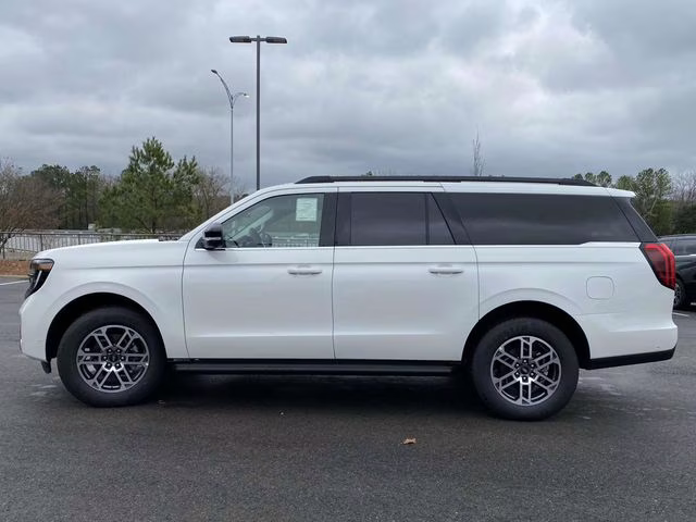 2025 Star White Metallic Tri-Coat Ford Expedition Max Active RWD SUV