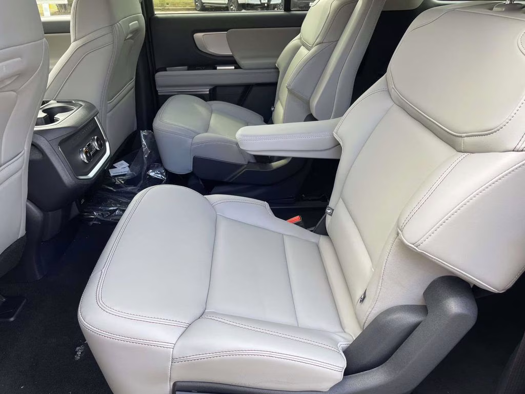 2025 Silver Metallic Ford Expedition Max Active RWD SUV