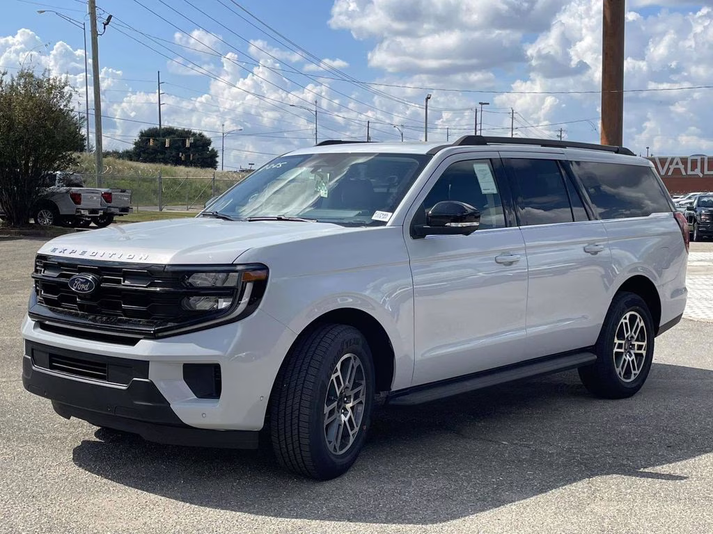 2025 Silver Metallic Ford Expedition Max Active RWD SUV