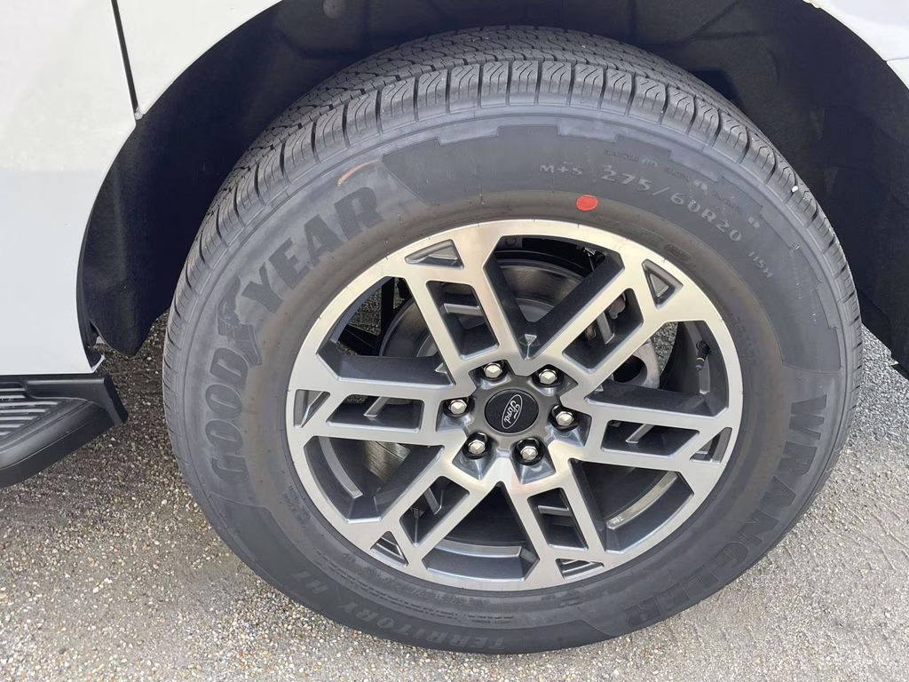 2025 Silver Metallic Ford Expedition Max Active RWD SUV