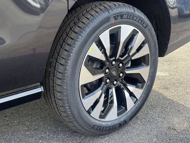 2025 Dark Matter Gray Metallic Ford Expedition Max Platinum 4X4 SUV