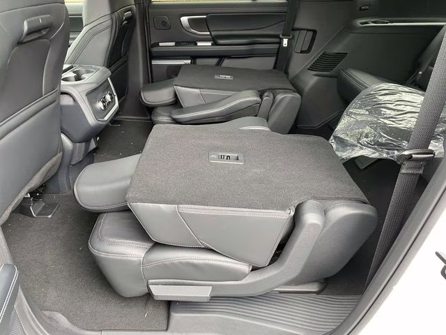 2025 Star White Metallic Tri-Coat Ford Expedition Max Platinum 4X4 SUV