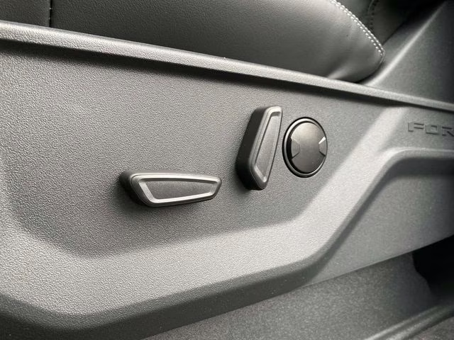 2025 Star White Metallic Tri-Coat Ford Expedition Max Platinum 4X4 SUV