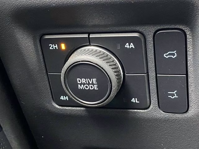 2025 Star White Metallic Tri-Coat Ford Expedition Max Platinum 4X4 SUV