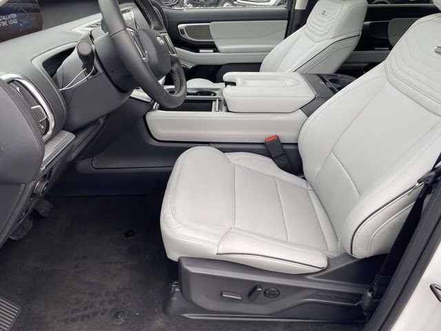 2026 White Metallic Ford Expedition Max Platinum 4X4 SUV