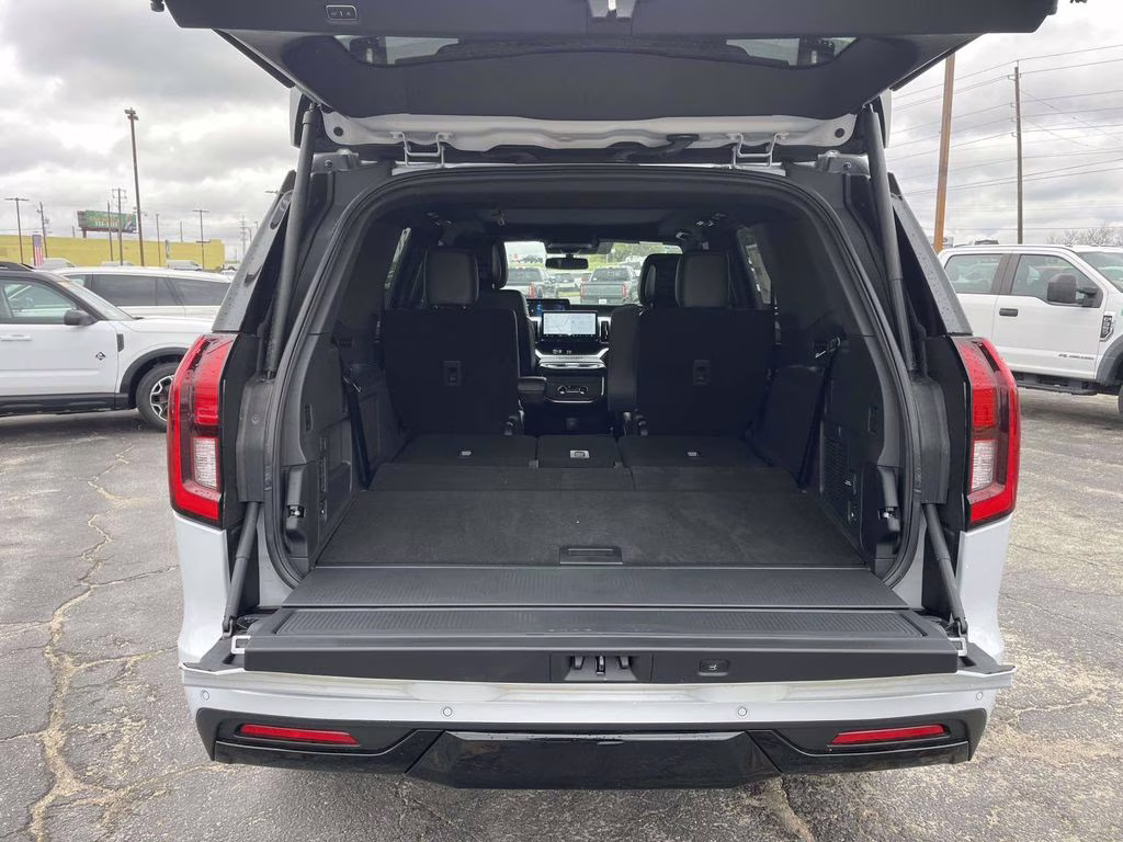 2026 Space Silver Metallic Ford Expedition Platinum 4X4 SUV