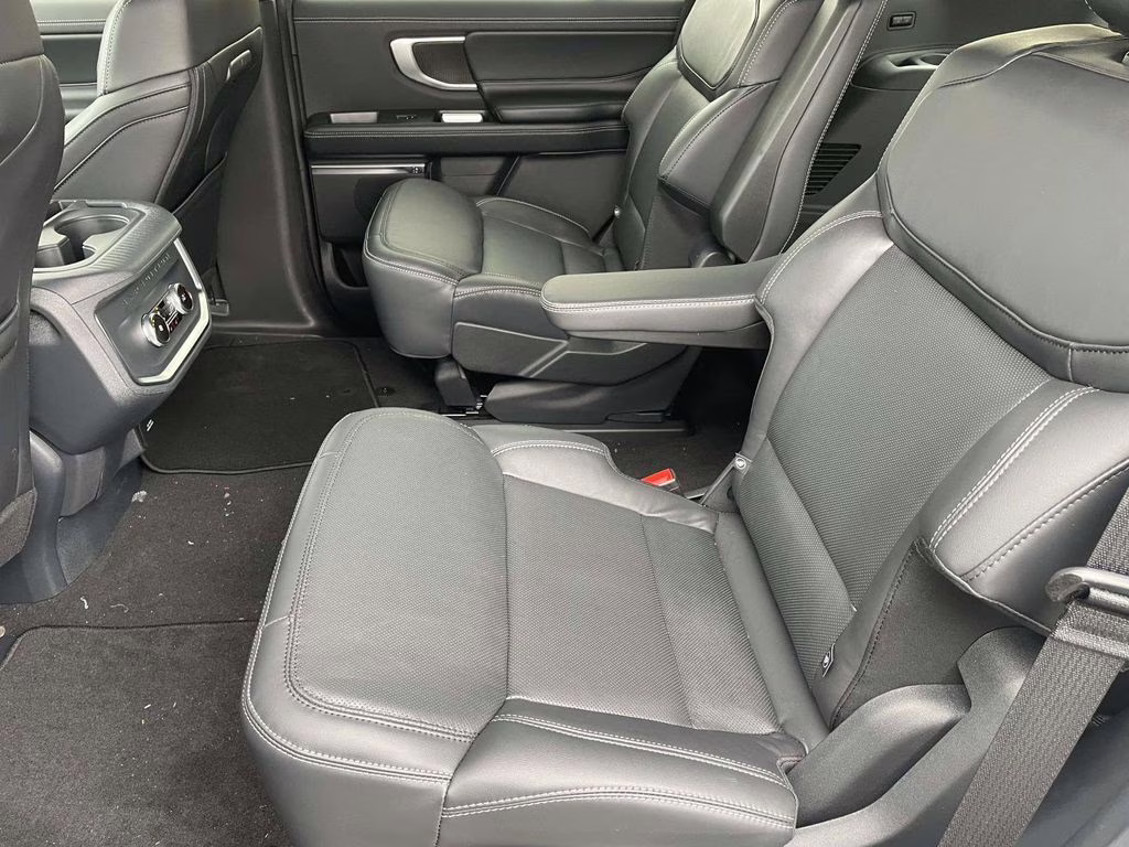 2026 Space Silver Metallic Ford Expedition Platinum 4X4 SUV