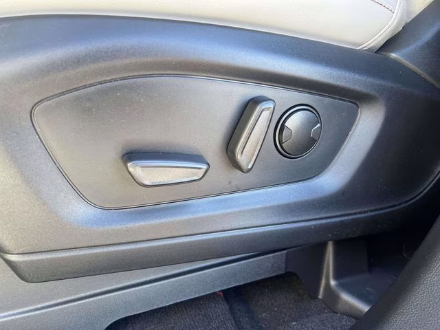 2026 Star White Metallic Tri-Coat Ford Explorer Active RWD SUV