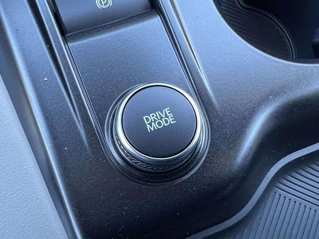 2026 Star White Metallic Tri-Coat Ford Explorer Active RWD SUV