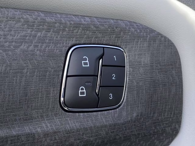 2026 White Metallic Ford Explorer Platinum 4X4 SUV