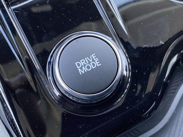 2026 White Metallic Ford Explorer Platinum 4X4 SUV