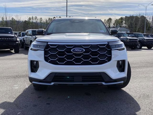 2026 White Metallic Ford Explorer Platinum 4X4 SUV