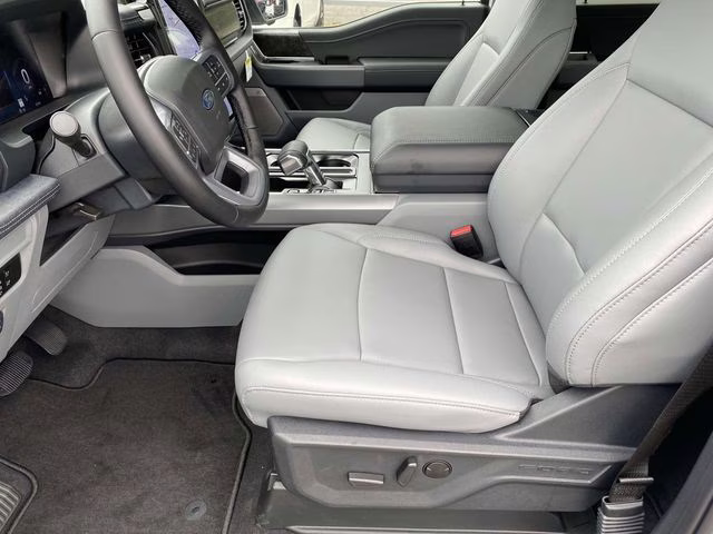 2025 Space White Metallic Ford F-150 Lightning Flash AWD Truck