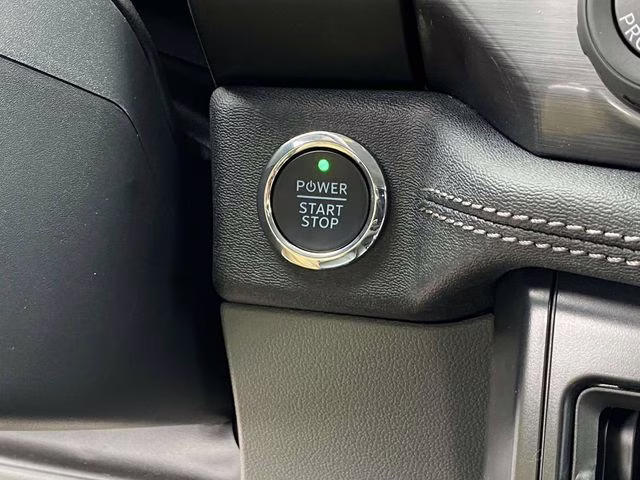 2025 Space White Metallic Ford F-150 Lightning Flash AWD Truck