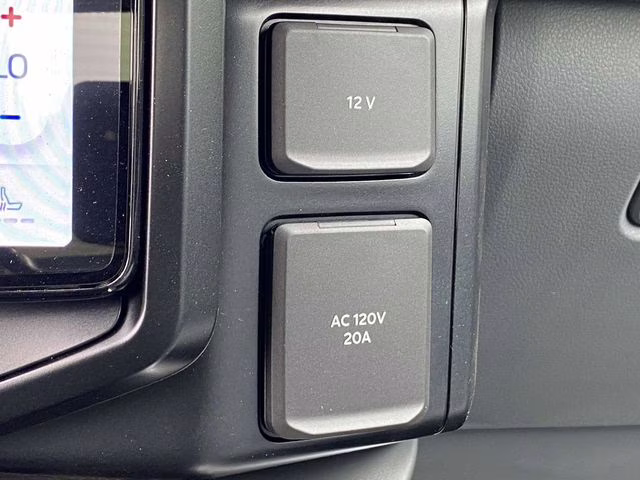 2025 Space White Metallic Ford F-150 Lightning Flash AWD Truck