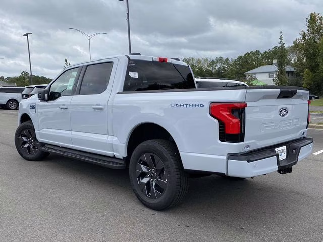 2025 Space White Metallic Ford F-150 Lightning Flash AWD Truck
