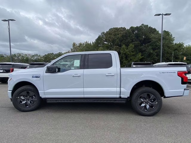 2025 Space White Metallic Ford F-150 Lightning Flash AWD Truck