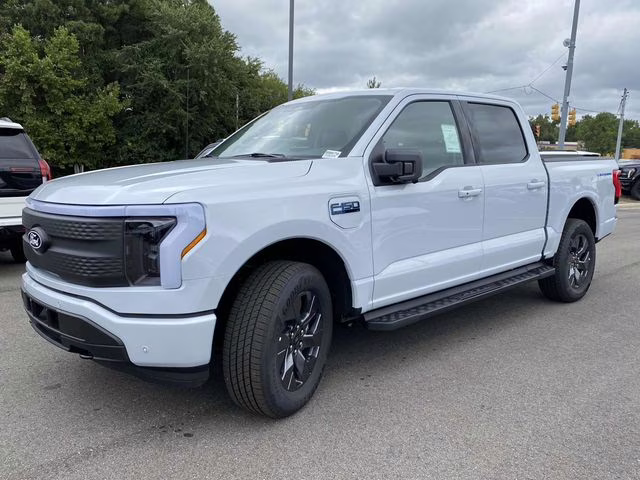 2025 Space White Metallic Ford F-150 Lightning Flash AWD Truck