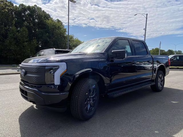 2025 Antimatter Blue Metallic Ford F-150 Lightning Flash AWD Truck