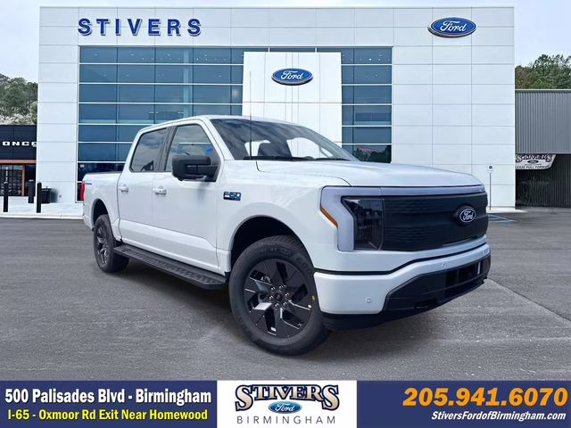 2025 Oxford White Ford F-150 Lightning Flash AWD Truck