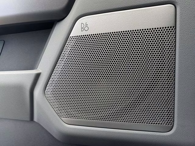 2025 Oxford White Ford F-150 Lightning Flash AWD Truck