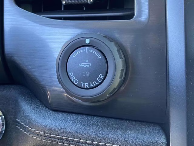 2025 Space White Metallic Ford F-150 Lightning Flash AWD Truck