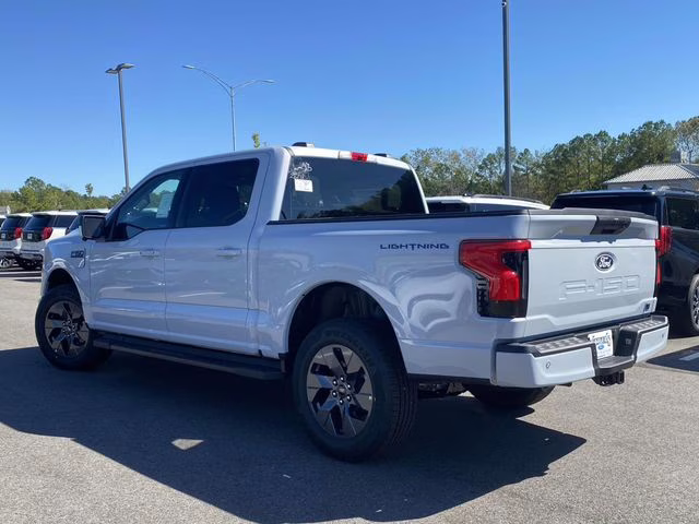 2025 Space White Metallic Ford F-150 Lightning Flash AWD Truck