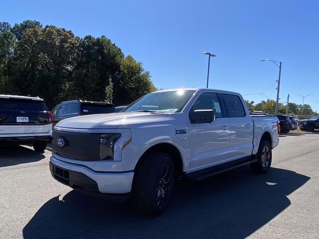 2025 Space White Metallic Ford F-150 Lightning Flash AWD Truck